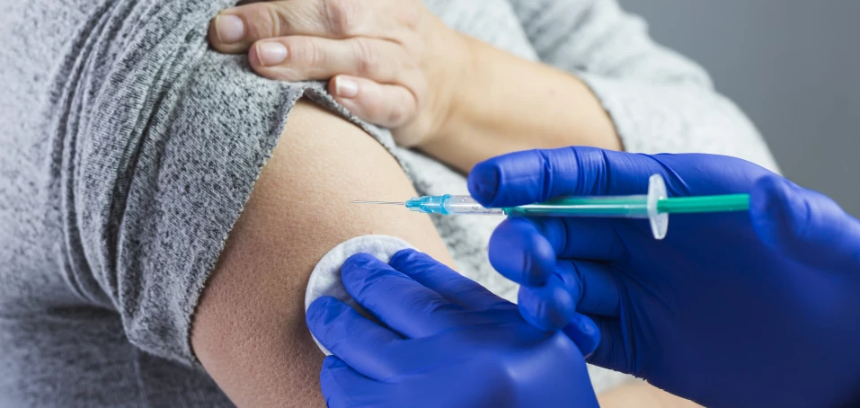 Očkování a biologická léčba − jdou dohromady?