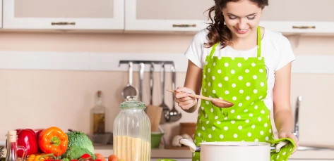 Sedm tipů, jak si usnadnit vaření s pohybovým omezením